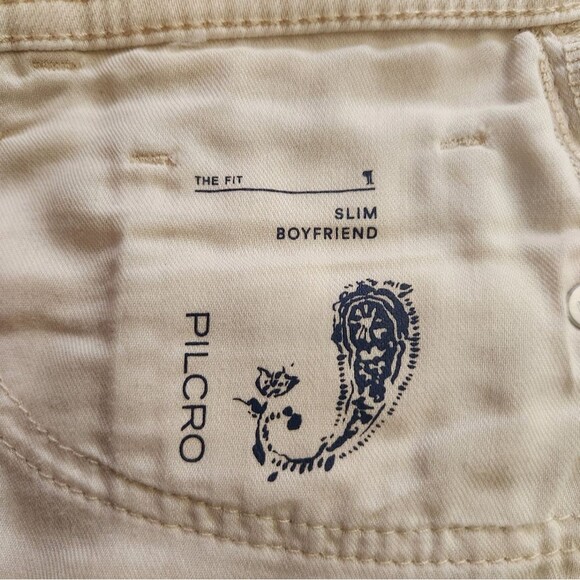 Pilcro by Anthropologie Ivory Mid-Rise Slim Straight Boyfriend Jeans Size 26 (S) - Picture 3 of 16